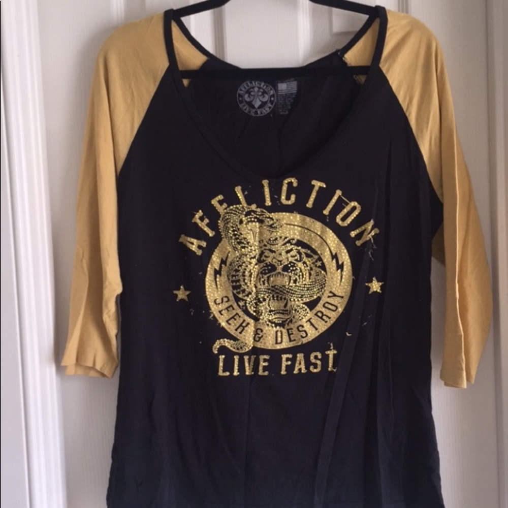 Women’s xlg affliction shirt